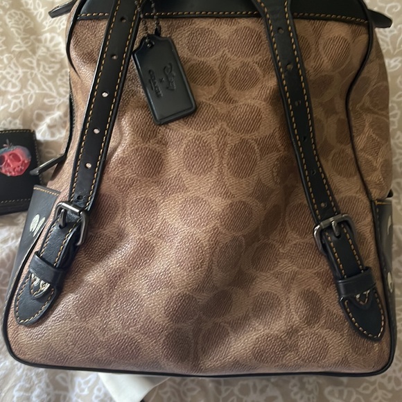 RARE LIMITED EDITION. Coach x Disney snowhite backpack main image 8